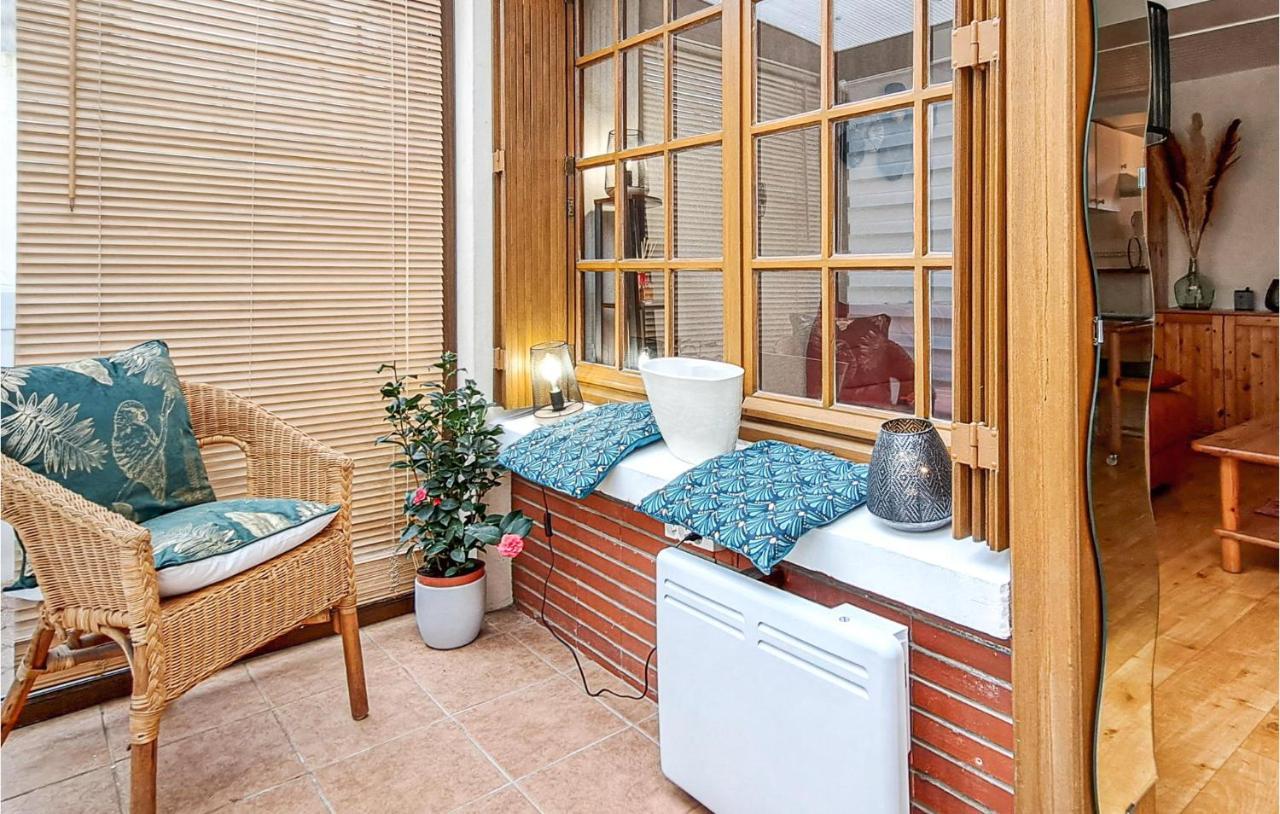 1 Bedroom Lovely Apartment In Grandcamp-Maisy Bagian luar foto