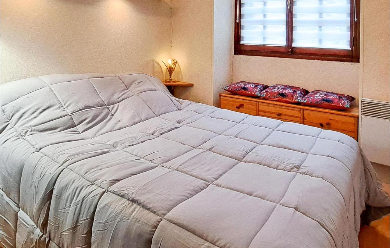 1 Bedroom Lovely Apartment In Grandcamp-Maisy Bagian luar foto